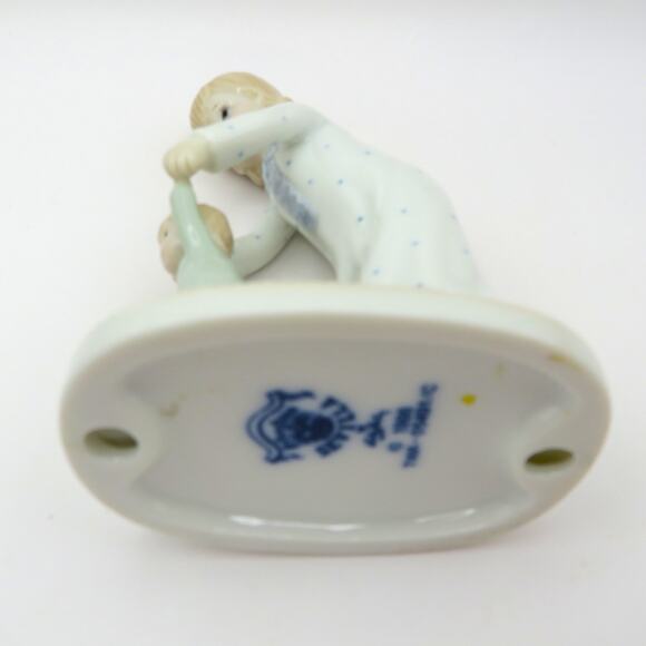 Vintage Lefton China Seville 1986 Porcelain Figurine Girl Helping Toddler Walk - Picture 9 of 10